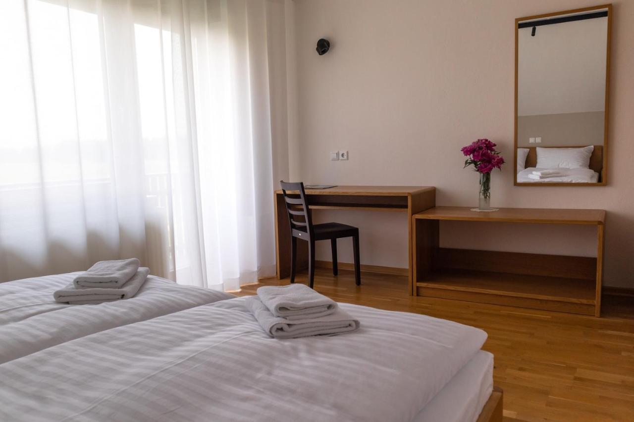 Ferienwohnung Hisa Na Vrtu Šenčur Exterior foto