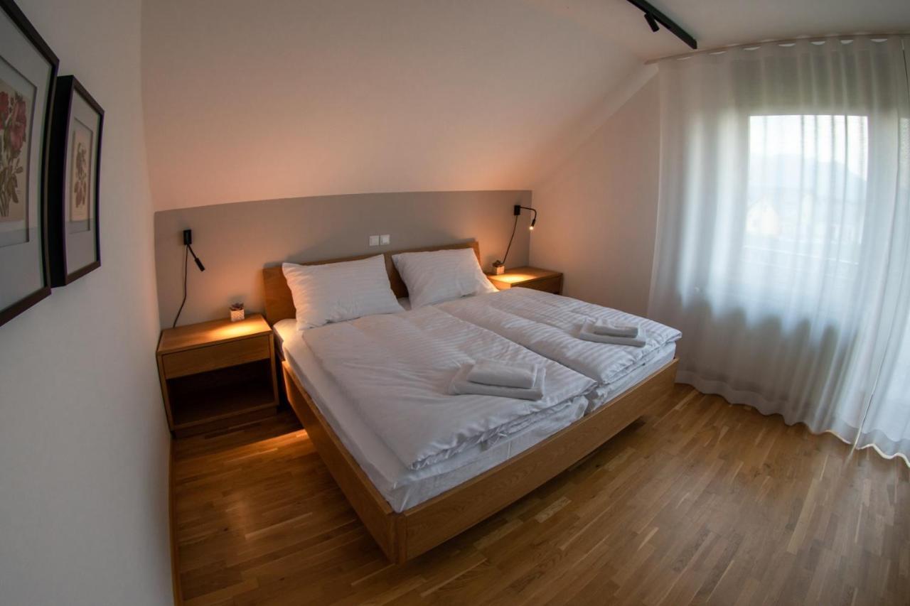 Ferienwohnung Hisa Na Vrtu Šenčur Exterior foto